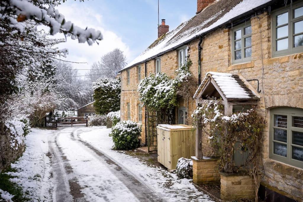 Charming 17Th Century Cotswold Cottage Adlestrop Екстериор снимка