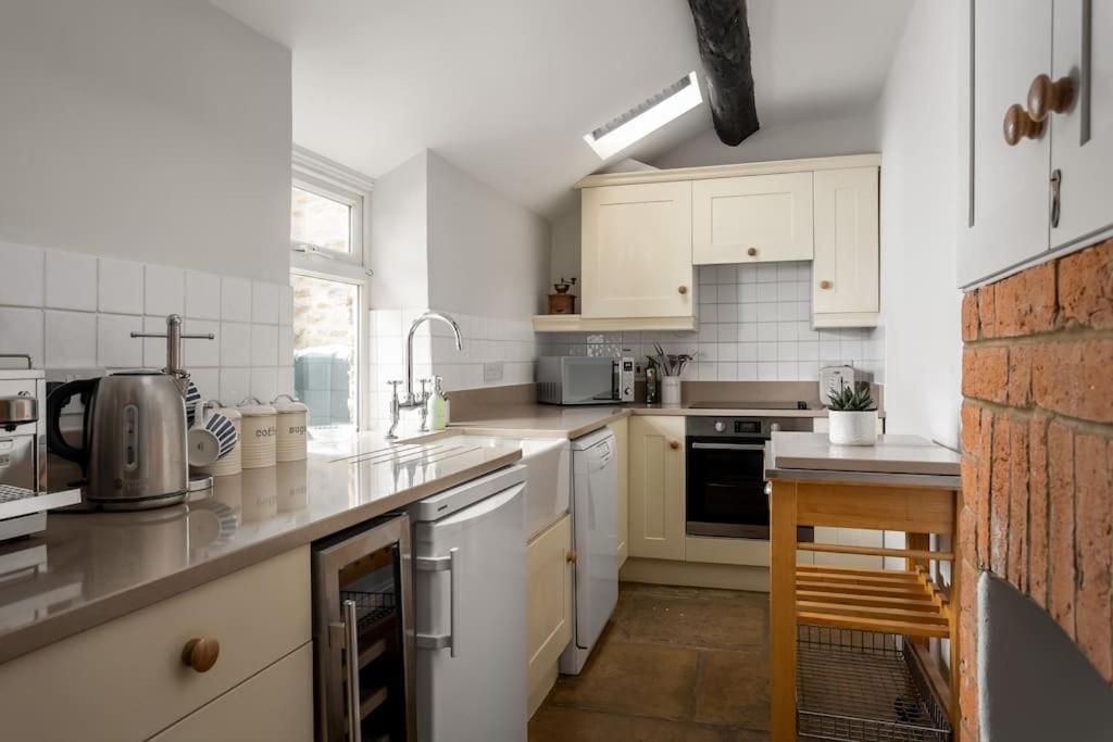 Charming 17Th Century Cotswold Cottage Adlestrop Екстериор снимка