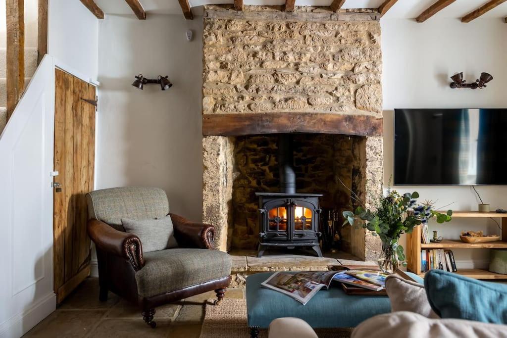 Charming 17Th Century Cotswold Cottage Adlestrop Екстериор снимка