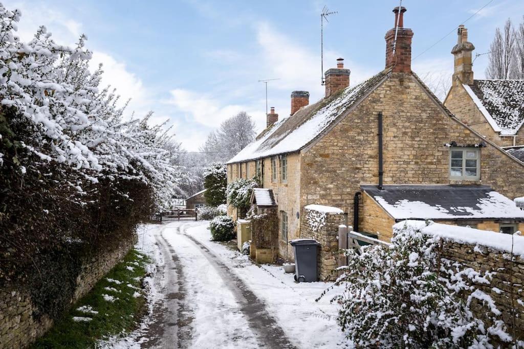 Charming 17Th Century Cotswold Cottage Adlestrop Екстериор снимка