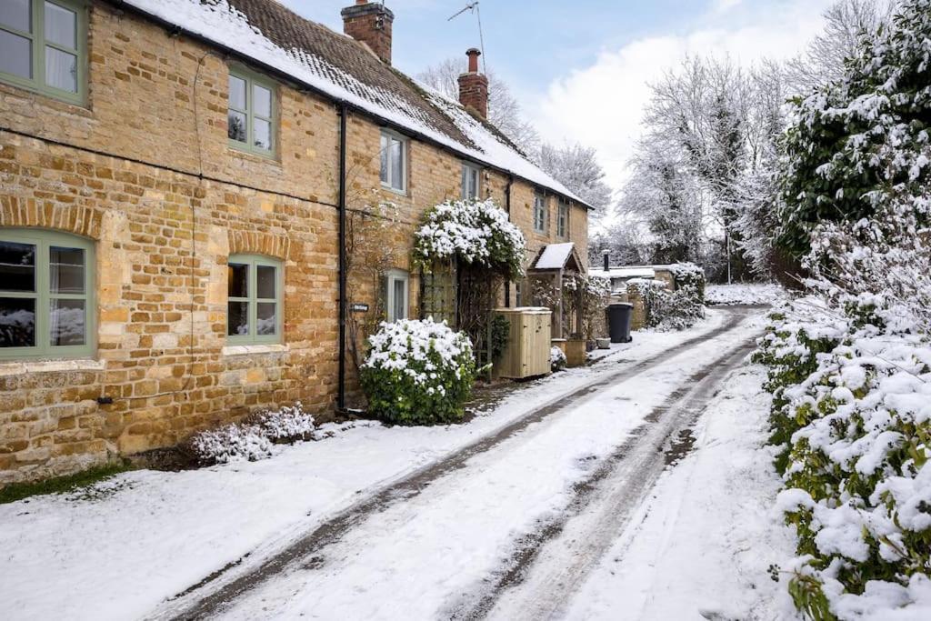 Charming 17Th Century Cotswold Cottage Adlestrop Екстериор снимка